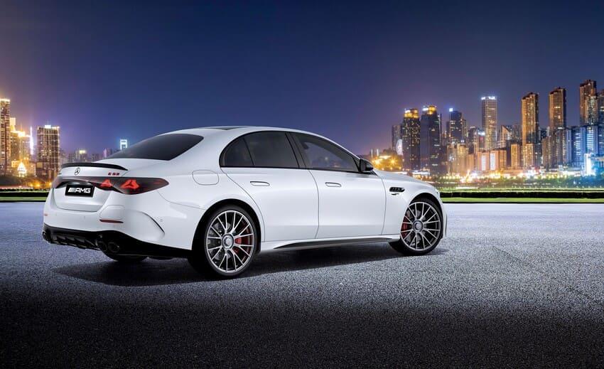 賓士豪華房車主力 E-Class 特仕亮相!AMG 性能版黑化套件上身更霸氣