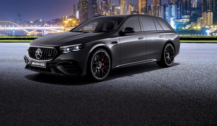將 AMG 夜色套件列為標配,強化動感氣勢。上圖為 E 53 旅行車,下圖為 E 53 房車。