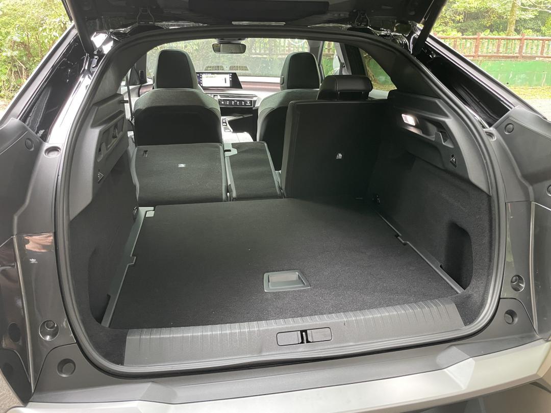 588至1,663公升的後廂容積,可提供多元空間機能。