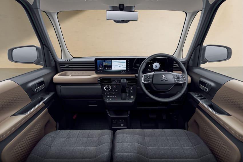 換裝 12.3 吋中央觸控螢幕強化座艙科技感。