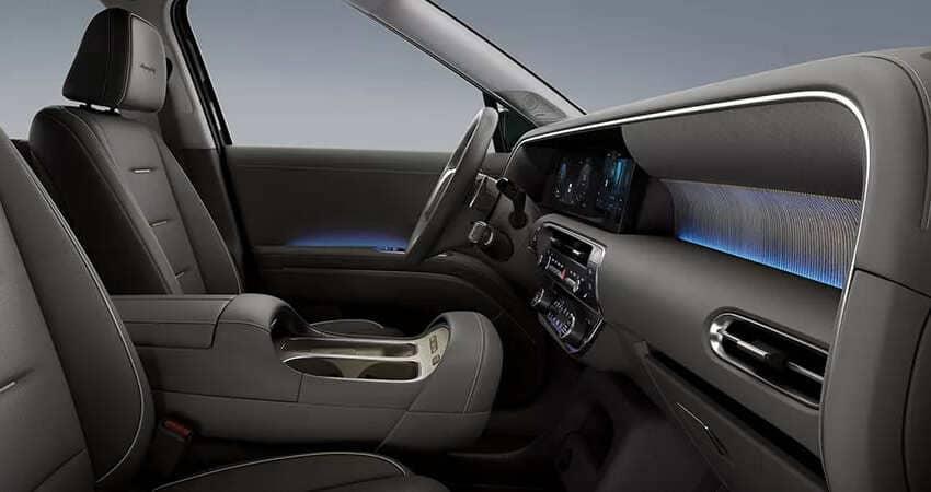 炭灰色 Nappa 真皮內裝是特仕配備之一。