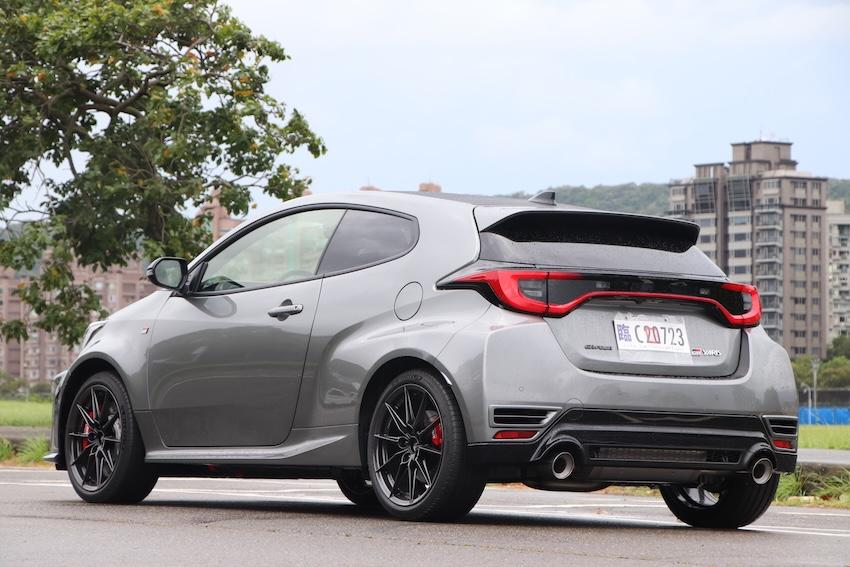 Toyota GR Yaris 自排版後保桿新增空力孔洞