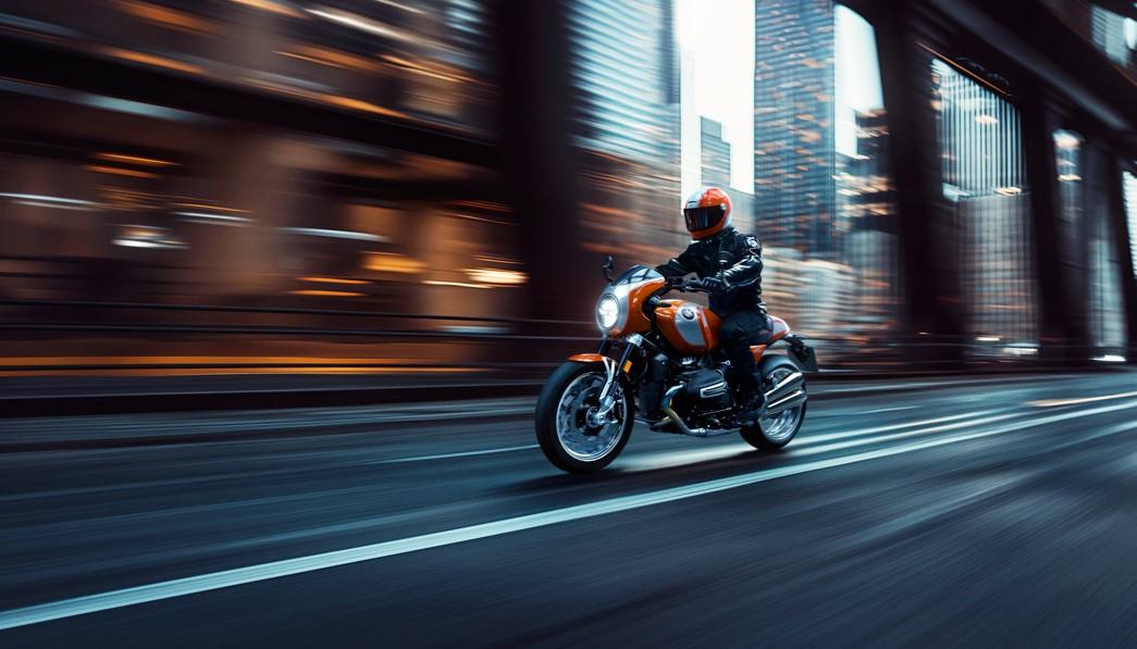 招牌子彈頭整流罩、小風鏡讓R 12 nineT充滿迷人韻味。