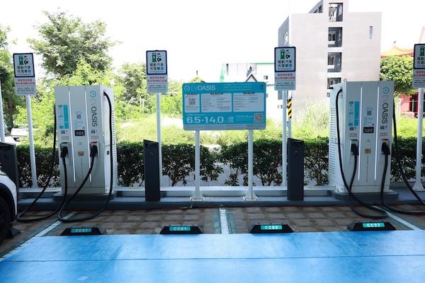 EVOASIS 搶攻台南電動車市場!聯手市府建置 7 大要道快充站 EVOASIS 搶攻台南電動車市場!聯手市府建置 7 大要道快充站