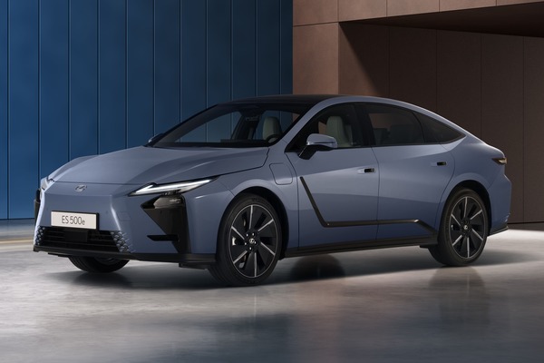 Lexus 大改款 ES 展現全新豪華風采！雙節能動力選擇 台灣預計年底見