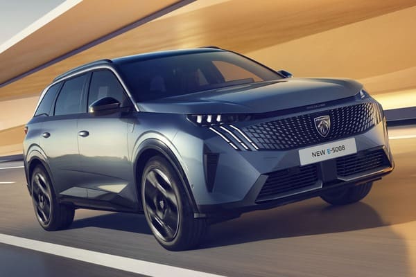 Peugeot 純電雄獅休旅 E-5008 無預警現身台灣街頭！可能售價提前曝光