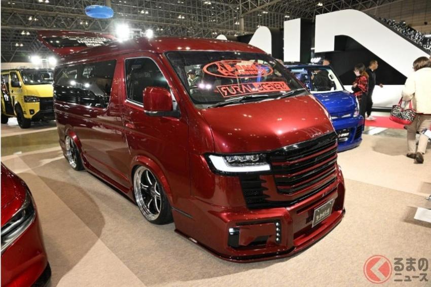 Hiace 搭配 Land Cruiser 設計營造出粗獷風格。