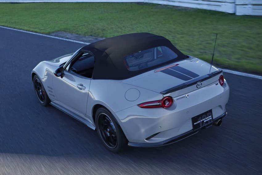 Spirit Racing Roadster 12R 擁有更搶眼的動感造型。