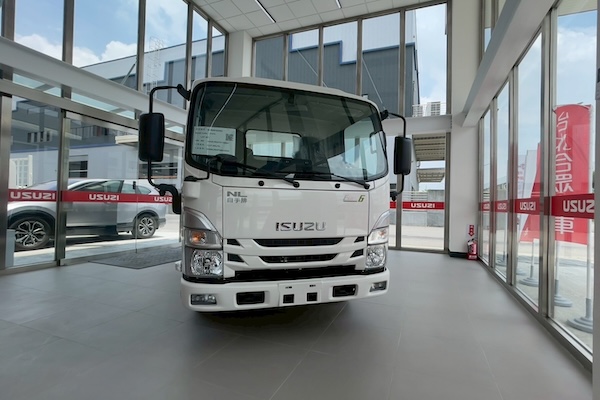 日本商用車 ISUZU 進軍南台灣  屏東據點銷售與後勤二合一啟用