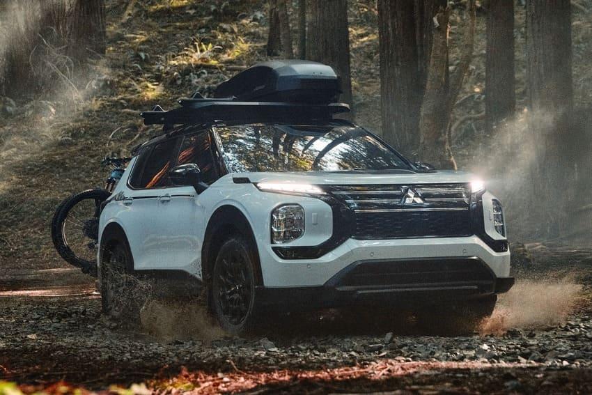 圖為現行款 Outlander Trail Edition。