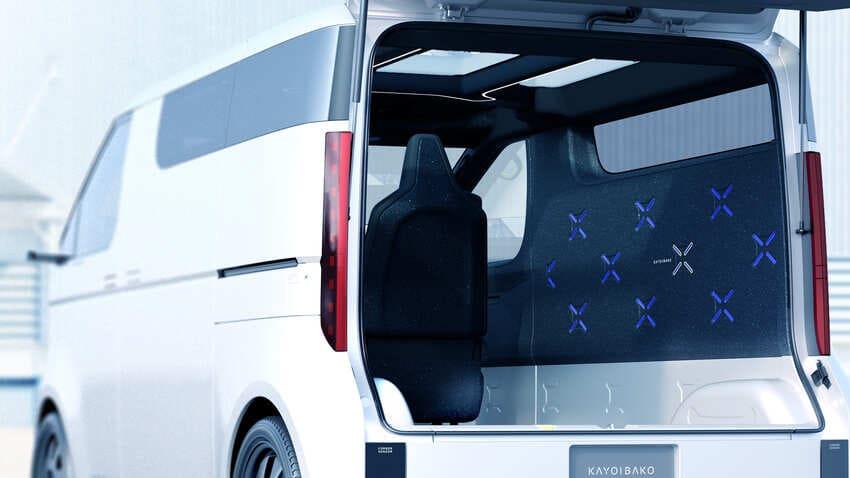 寬闊的後廂空間是 Kayoibako 最大特色所在，且可視用車需求進行改裝。