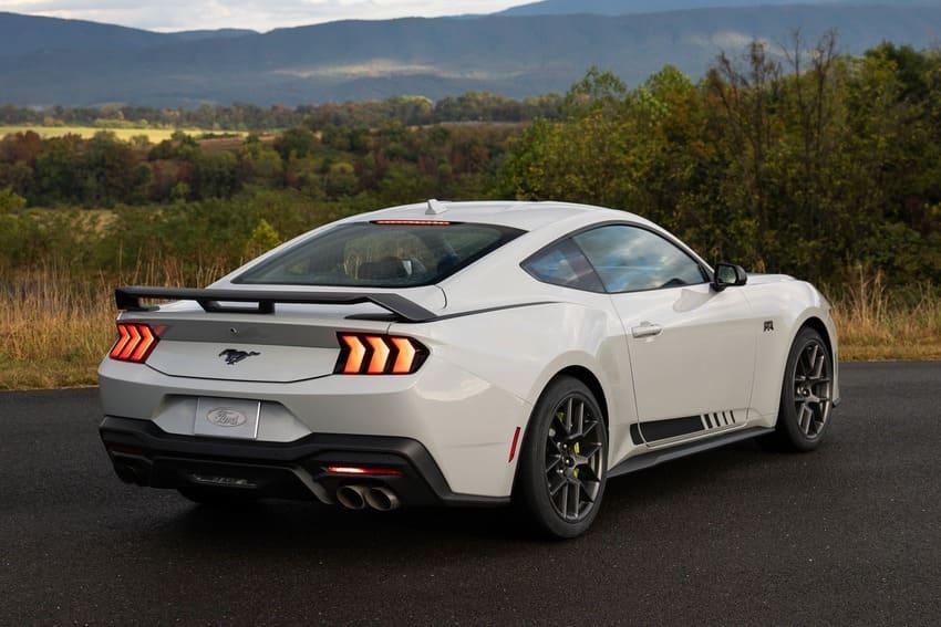 Mustang RTR 擁有專屬的動感造型。