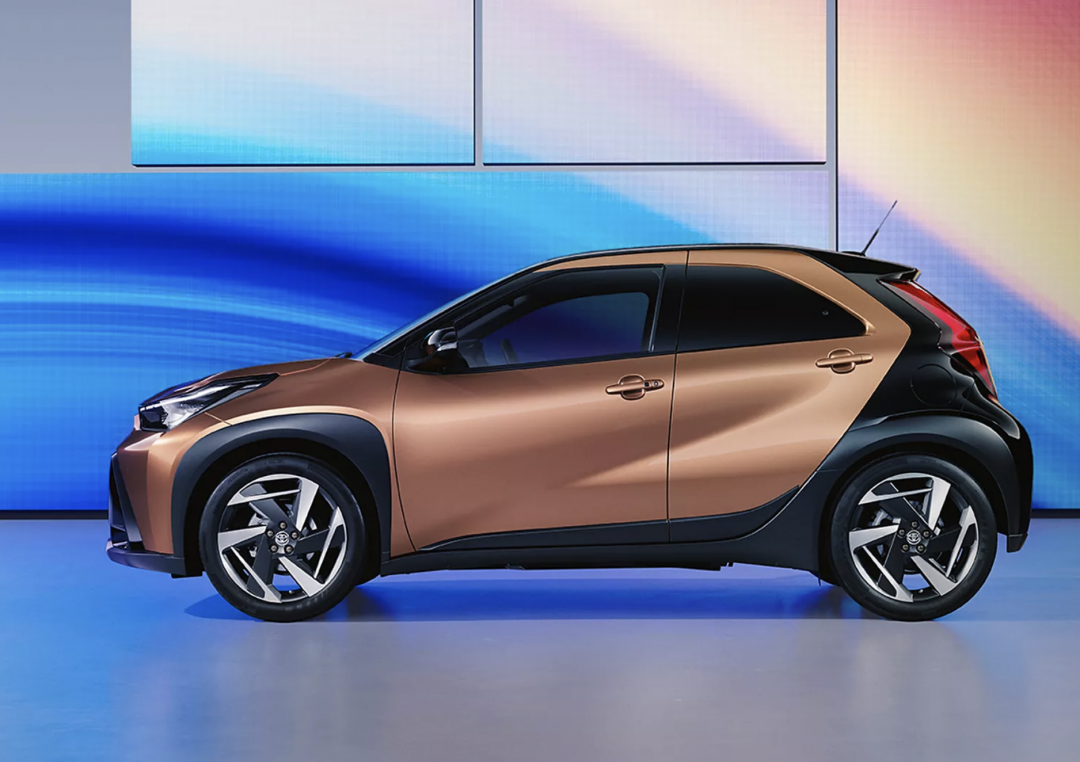 Toyota Aygo X 車長僅 370 公分。