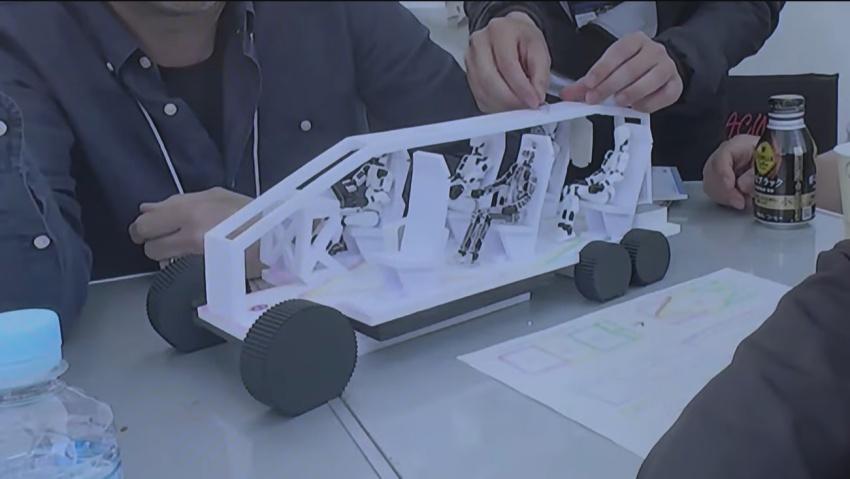 Toyota 曝光 LS Concept 的模型,呈現三排 6 人座配置。