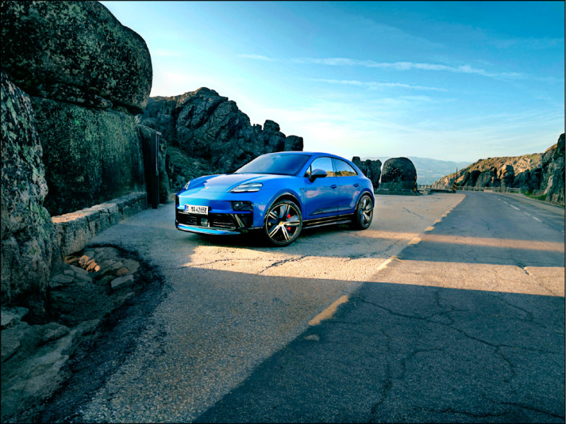盧加諾藍是首次出現應用在Macan Electric車系的全新車色選擇。