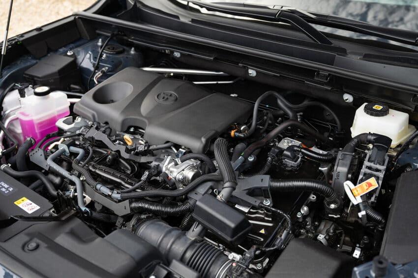 大改款 RAV4 美規提供 2.5 升 Hybrid 油電及 PHEV 插電式油電動力選擇。
