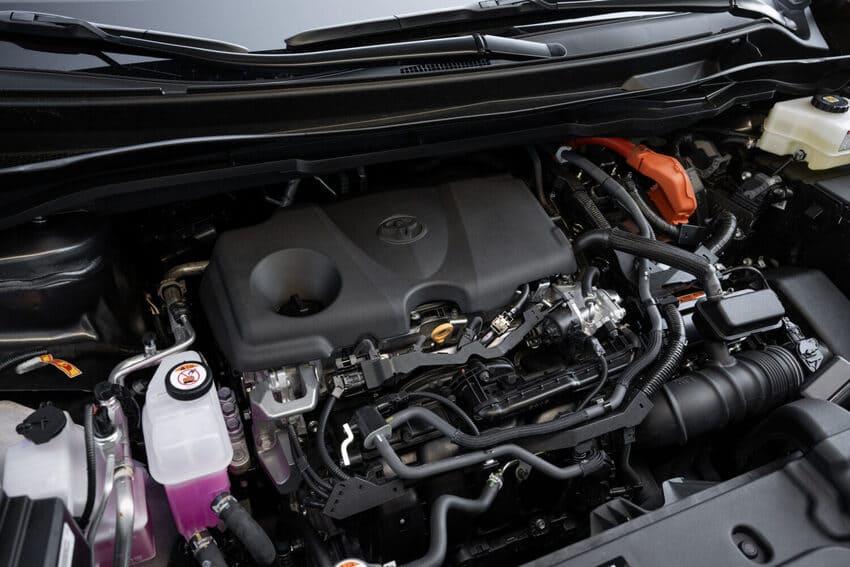 全車系搭載 2.5 升 Hybrid 油電混合動力系統,可提供 245 匹綜效馬力輸出。