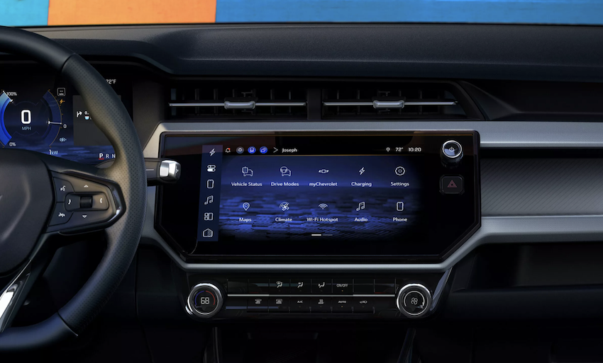 GM 執行長 Mary Barra 表示，將全面採用自家開發的資訊娛樂生態系統，取代 Apple CarPlay和Android Auto。