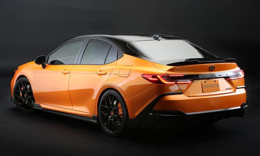 全新 Camry GT-S 概念車採用 2.5 升 Hybrid 油電動力系統,具備 232 匹綜效馬力輸出。