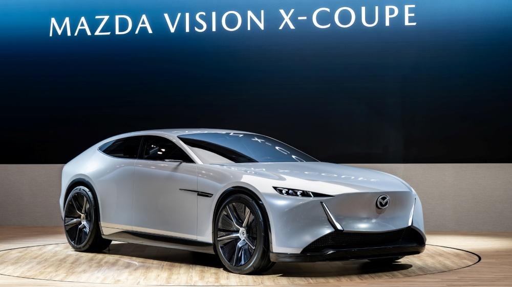 全新 Vision X-Coupe 概念車身形修長流線。