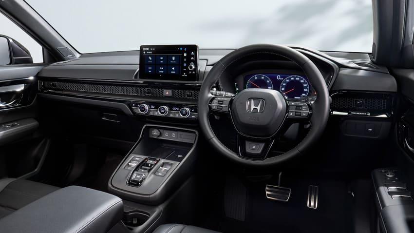 內裝跟進黑化風格，提升座艙質感。