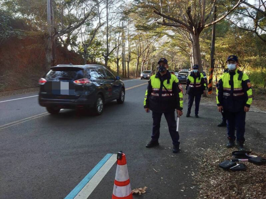立法院會三讀通過「道路交通管理處罰條例修正案」,無照汽車駕駛人罰鍰加重。(彰化警分局提供)