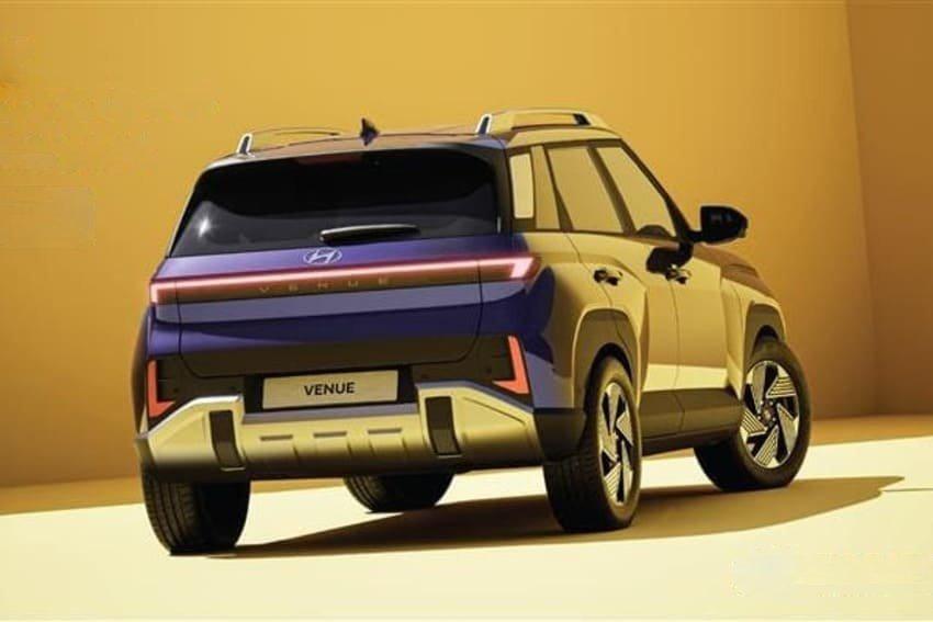 圖為全新 Venue 標準版車型。