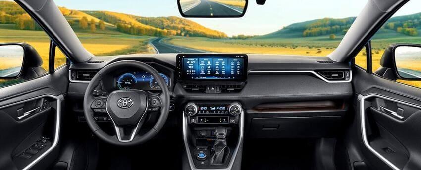 圖為現行五代 RAV4 內裝。