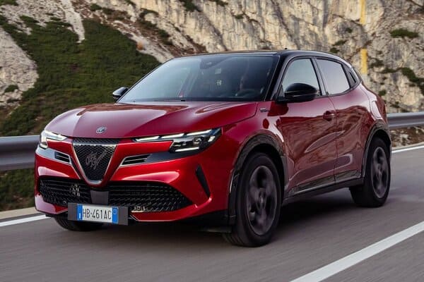 愛快羅密歐 Junior 特仕亮相！強化入門 SUV 動感氣勢 台灣預計明年見