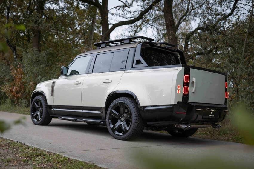 以 Defender 130 為設計基礎，獨特的皮卡造型相當吸睛。