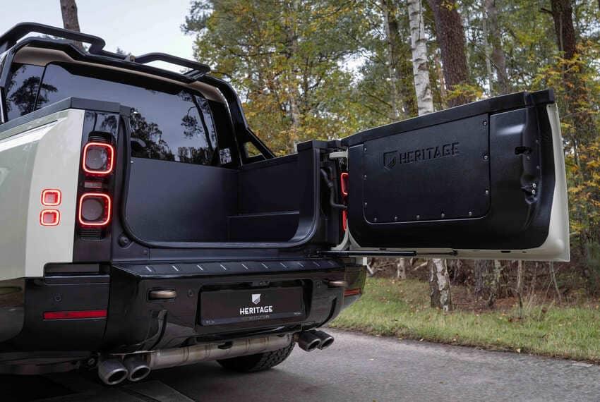 最大特色在於移除後方車頂並改裝成為置物貨斗。