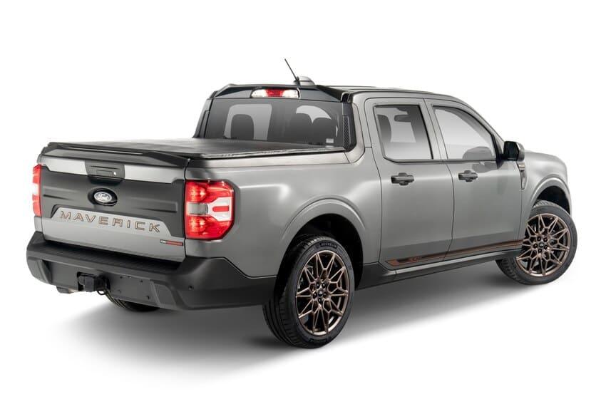 體內 2.0 升 EcoBoost 引擎換裝 Mustang 大尺寸渦輪增壓器，可榨出 300 匹最大馬力。