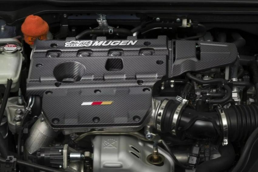 引擎雖未升級但全車運用大量碳纖維材料減重。