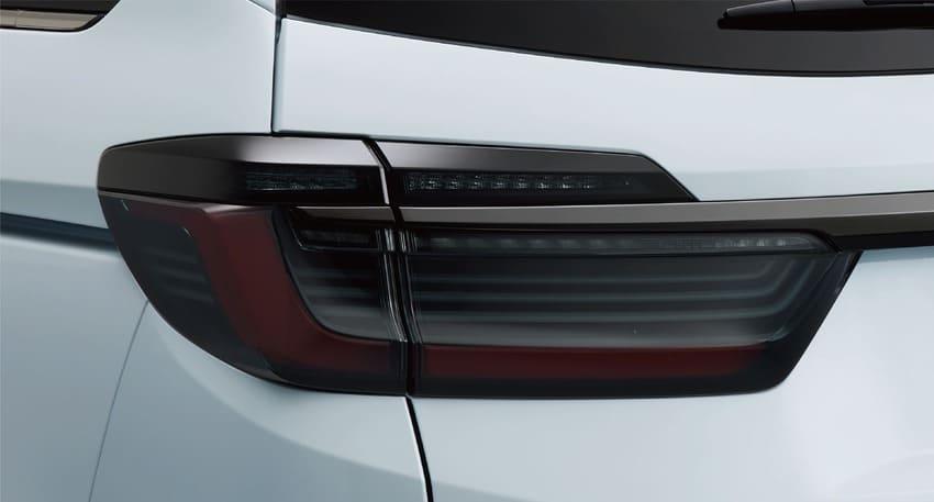 Absolute・EX Black Edition 透過黑化外觀套件，提升動感氣勢。