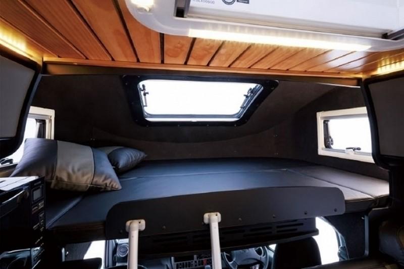 車艙前端也提供兩人休息空間。