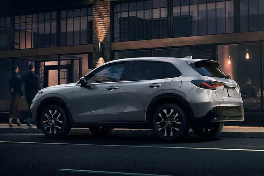 新年式 ZR-V 升級搭載 18 吋鑽石切削雙色輪圈強化動感跑格。