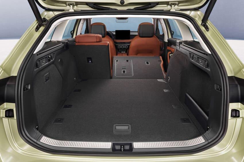 具備 690～1,920 公升的後廂置物容積，發揮旅行車空間優勢。