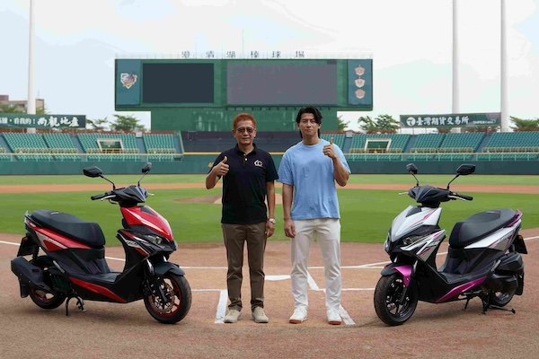 Kymco 水冷速克達 RTS R 賽道特仕版登場！台灣隊長陳傑憲同台加持