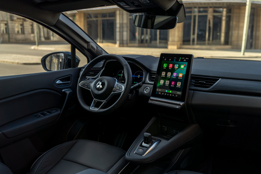 內裝比照 Renault Symbioz 的鋪陳。