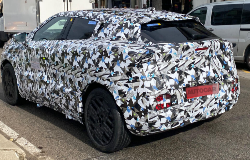 新一代 Juke 擁有流線動感身形，並且車側肌肉線條明顯。