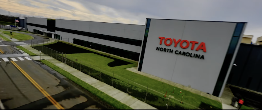 Toyota 在北卡羅來納州電池製造廠，生產電動車、混合動力車電池。