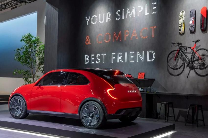 Vision X-Compact 概念車車尾線條圓潤可愛。