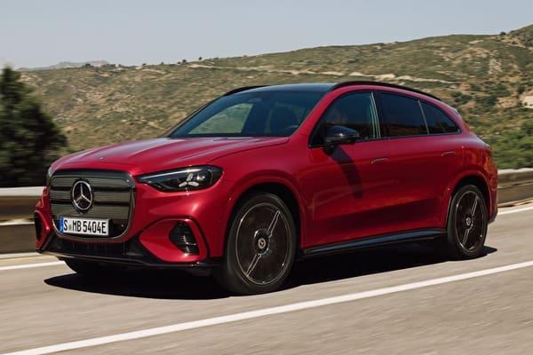 賓士全新 AMG GLC 純電版性能大幅升級！採三馬達坐擁 900 匹馬力輸出