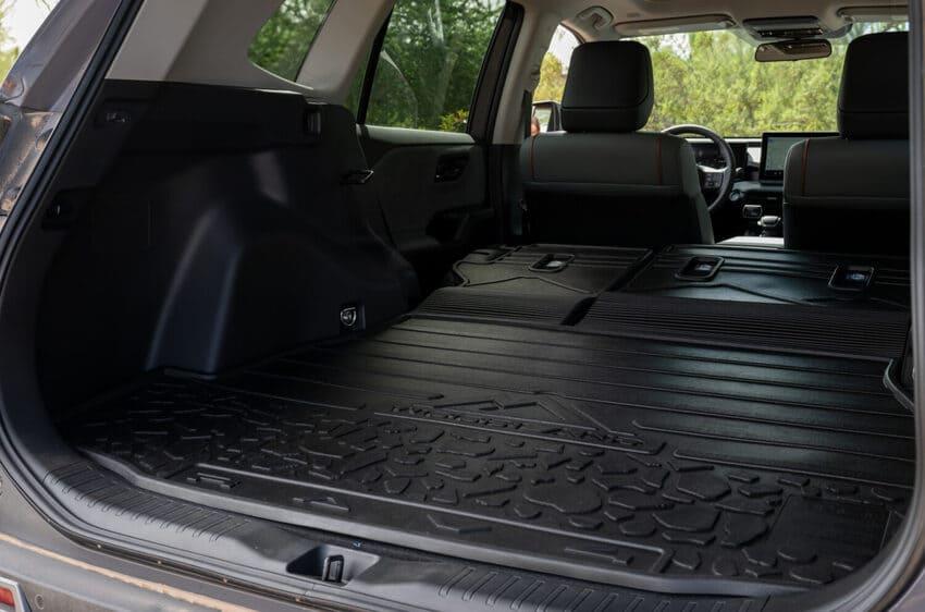 後廂防水墊可滿足戶外使用需求。