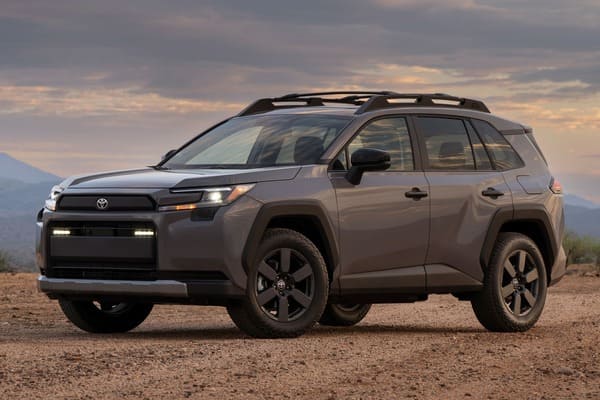 Toyota 大改款 RAV4 最新售價揭曉！跟進調漲趨勢 台灣預計明年導入