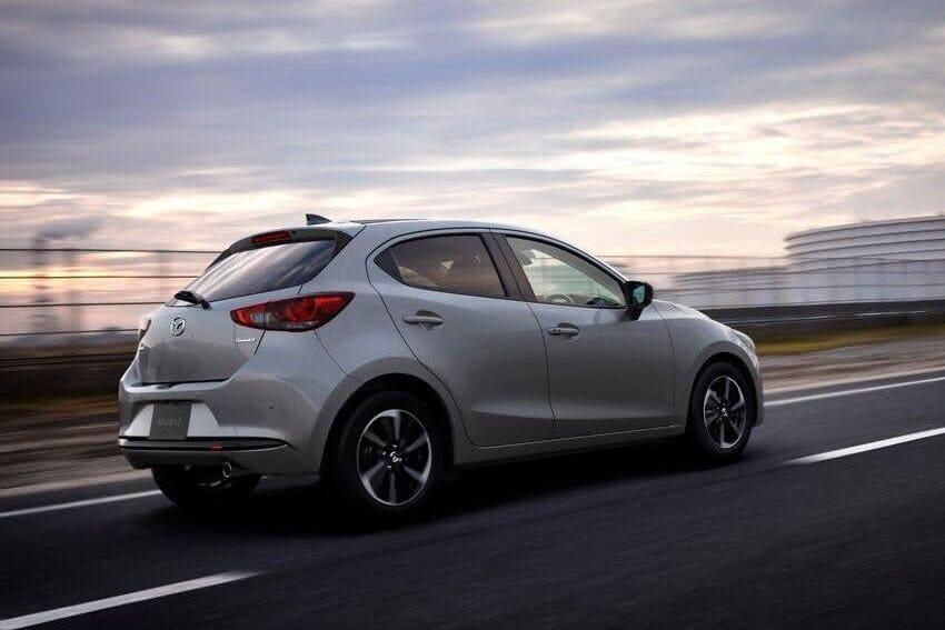 依然搭載 1.5 升自然進氣汽油引擎，具備 116 匹最大馬力輸出。