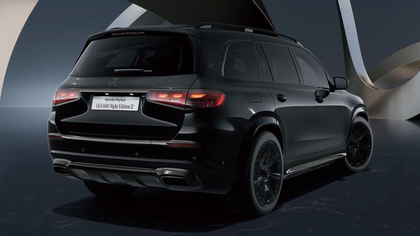 全車採用黑化處理，彰顯頂級旗艦休旅氣勢。