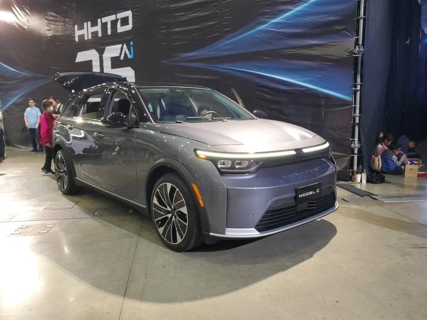 北美版 Model C 推出雙馬達版本，並且有望以 Foxtron 名義在台上市。