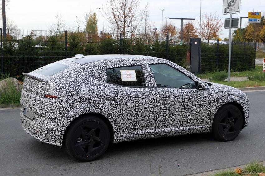 車型緊湊且採用獨特的高聳車尾。