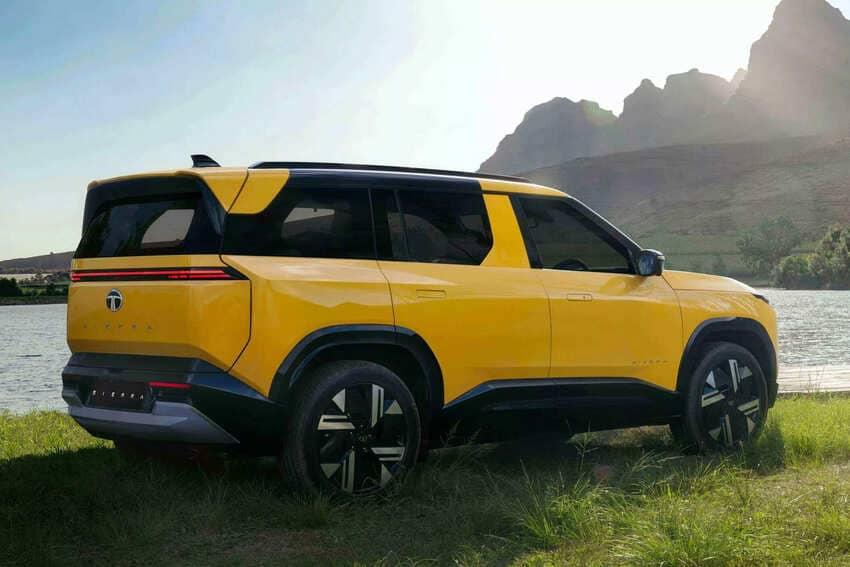 新一代仍保留粗壯 B 柱及環繞式後窗玻璃等初代招牌特徵，但以現代化手法重新詮釋。